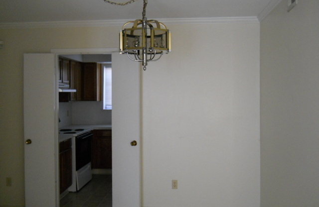 TOWNHOME IN SHREVEPORT