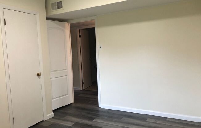 3 beds, 1 bath, $2,600