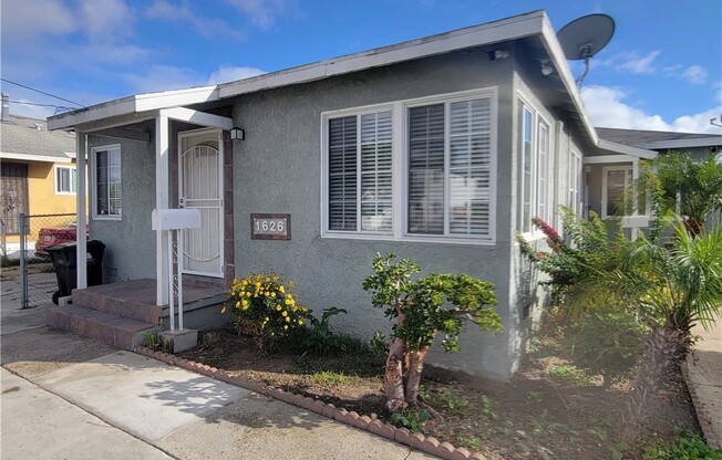 1626 W 204 ST