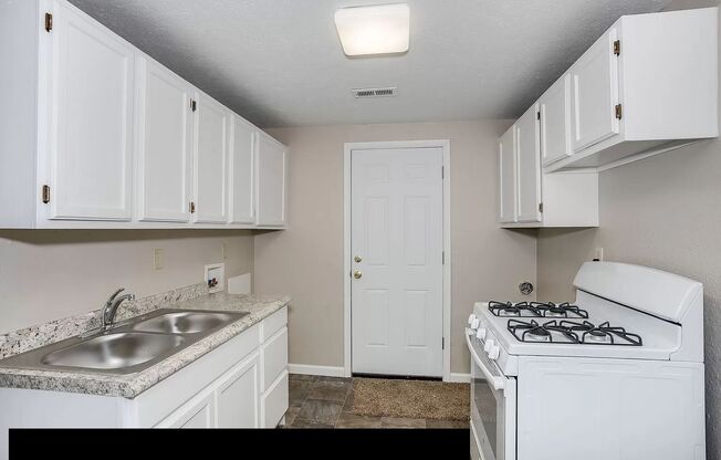 2 beds, 1 bath, 900 sqft, $675, Unit Unit 1221