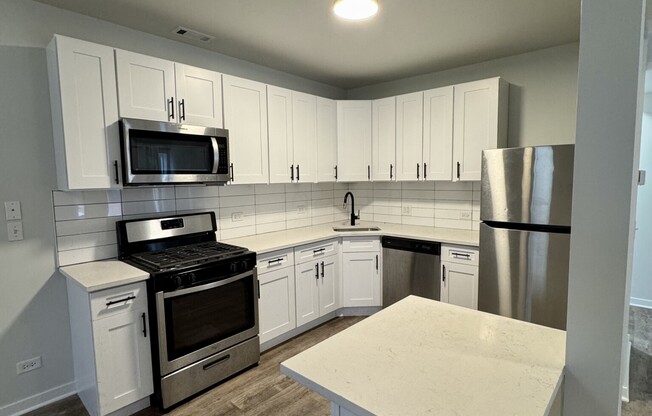 1946 N KEDZIE AVE