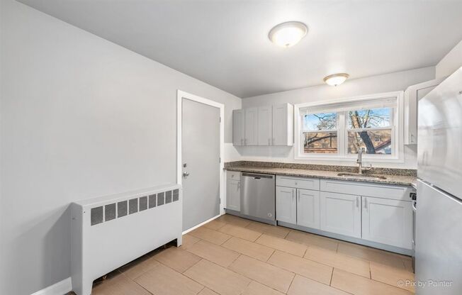 7427-7439 N Winchester