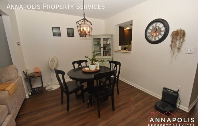 2110 COMMISSARY CIR