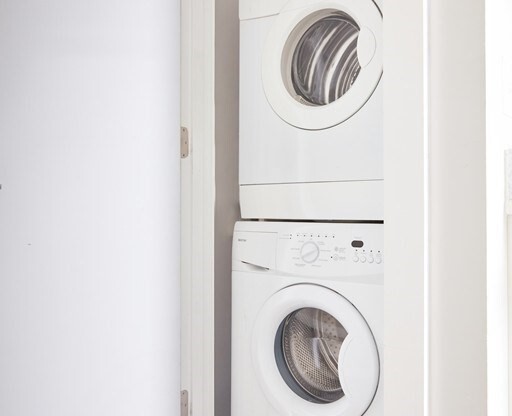 2 beds, 2 baths, $5,300, Unit 406