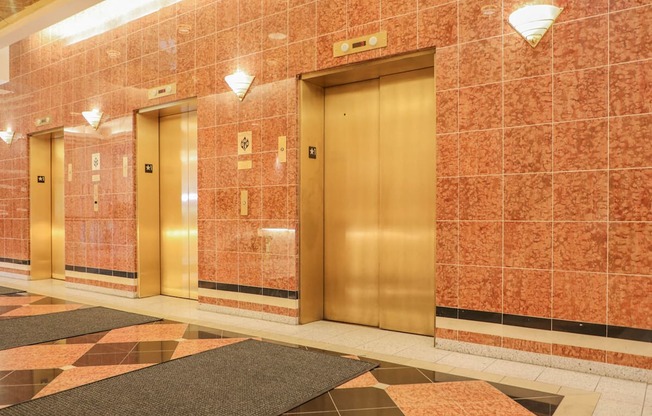 Symphony Center Luxury Apartments in Baltimore