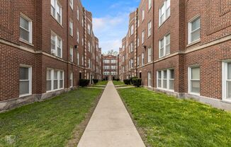 310 N Menard