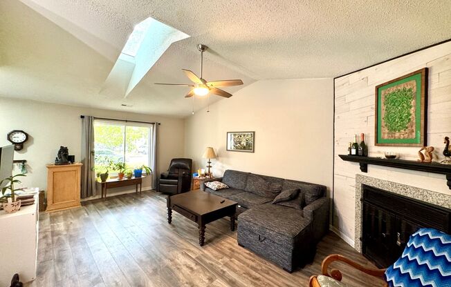 WELCOME HOME!!  3 bedroom/2 bath home in Redwing neighborhood