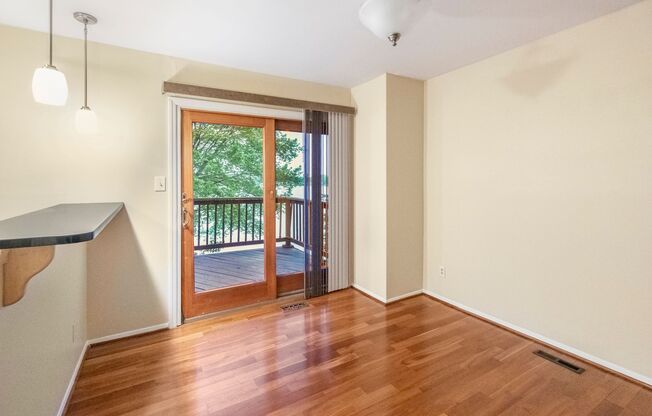 Lovely 3 BR/2 BA Townhome in Pasadena!