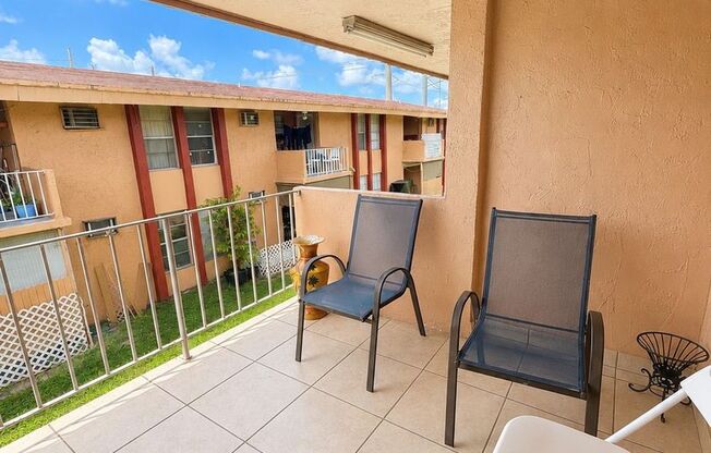 1 bed, 1 bath, 750 sqft, $1,700, Unit B25