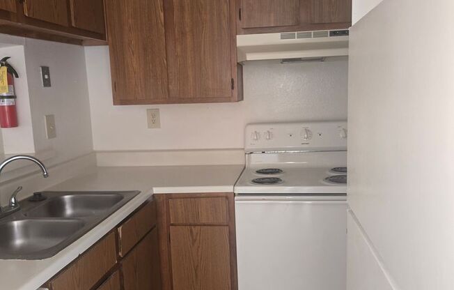 1 bed, 1 bath, 709 sqft, $850, Unit PG 0924