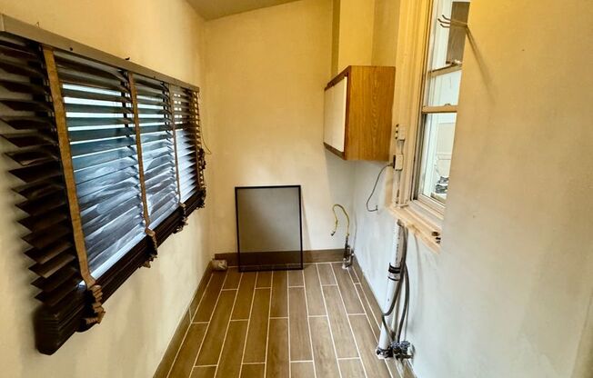 2440 N Hollywood St – For Rent