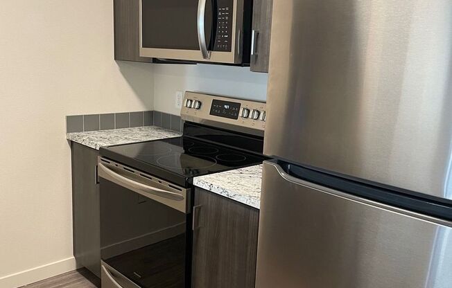 1 bed, 1 bath, 596 sqft, $1,539, Unit 301
