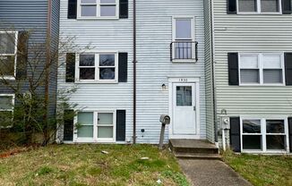 Charming 3-Bedroom Townhome in Prime Edgewood Location
