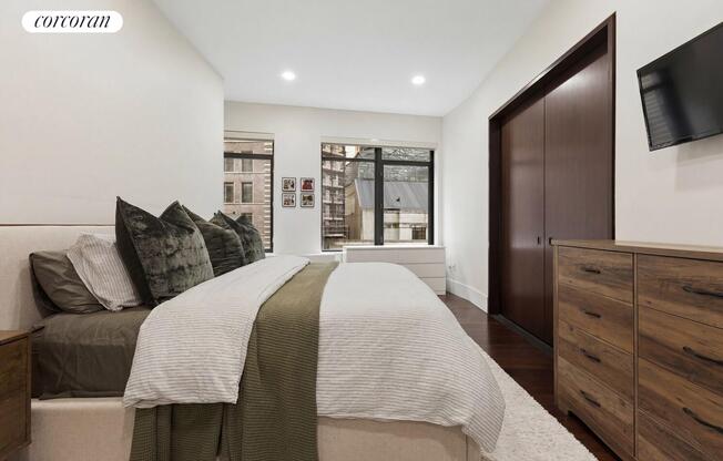 1 bed, 1 bath, 729 sqft, $4,600, Unit 14G