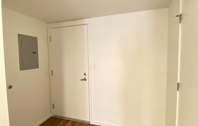 Studio, 1 bath, 170 sqft, $2,095, Unit 1204-A