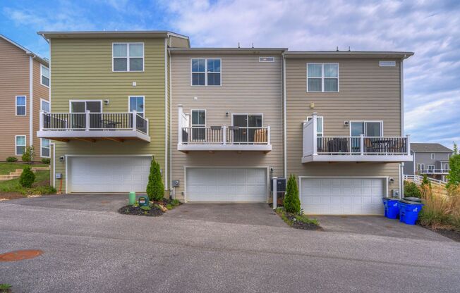 3 Bed 2.5 Bath Townhome