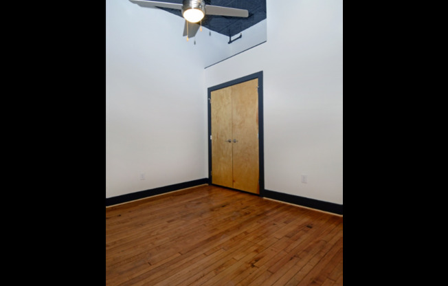 1 bed, 1 bath, 690 sqft, $1,320, Unit Unit 303