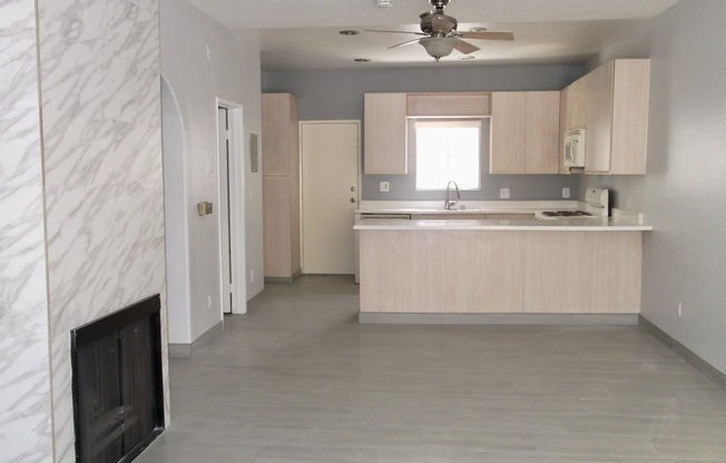 2 beds, 2.5 baths, $2,595, Unit Unit 10