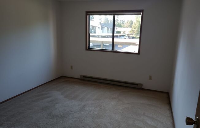 2 beds, 1 bath, 900 sqft, $1,150, Unit 204