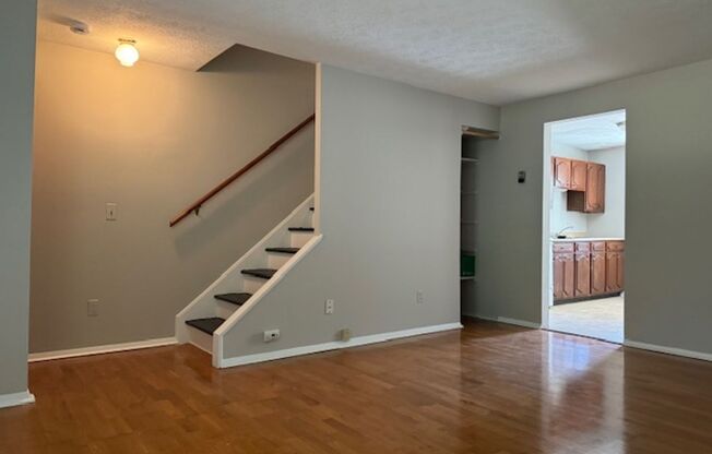 2 beds, 1 bath, $1,175, Unit D-14