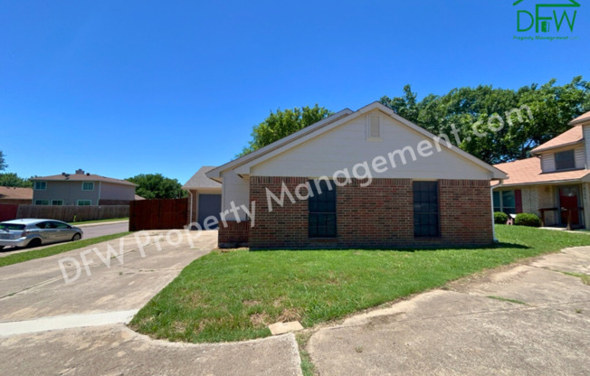 Charming 3-Bedroom Home in Keller ISD with Fenced Yard & Fireplace!