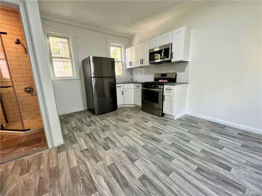 2 beds, 1 bath, 2,731 sqft, $3,027