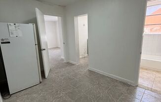 Fully Remodeled 1 Bed / 1 Bath- Central location!