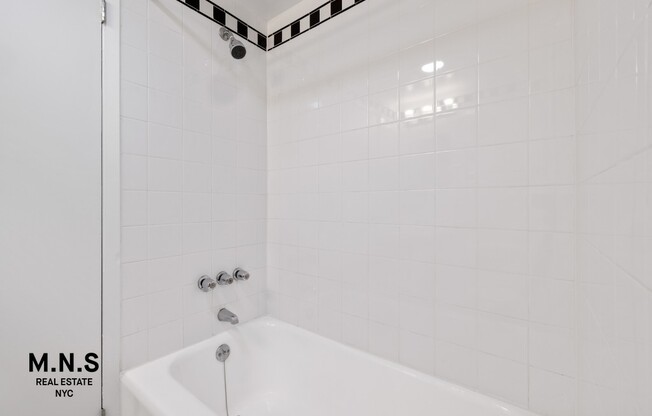 1 bed, 1 bath, $5,500, Unit 4-C07