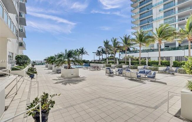 2 beds, 2 baths, 1,276 sqft, $5,200, Unit 6917 Collins Ave # 915