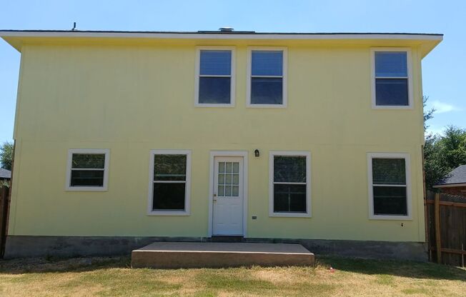Wonderful 3 Bed 3 Bath Home!