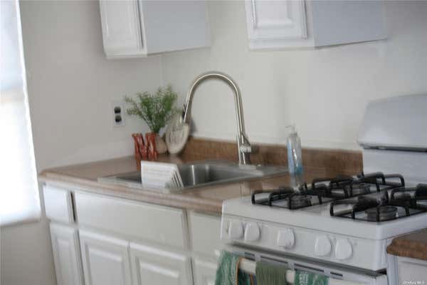 3 beds, 1 bath, $3,000, Unit 3