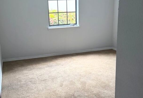 2 beds, 2 baths, $1,595, Unit ORANGE COUNTY