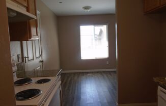 2 beds, 1 bath, $1,350, Unit Unit A