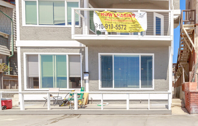 2 beds, 1 bath, $6,500, Unit # A