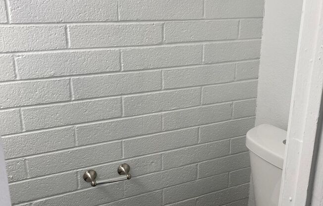 2 beds, 1.5 baths, 980 sqft, $1,200, Unit 6802-2