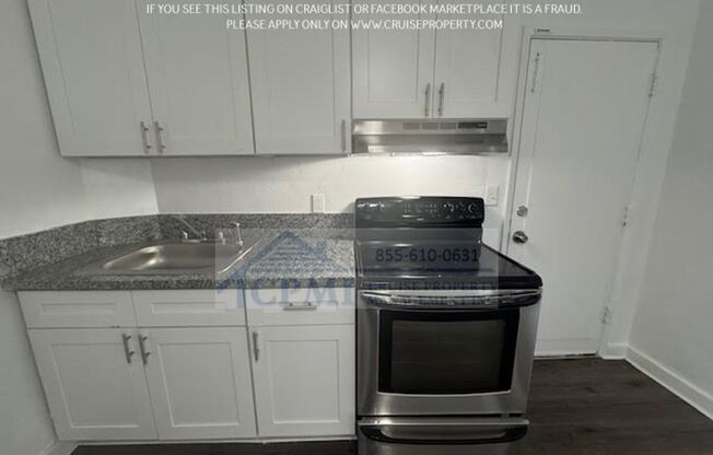 Waterfront with Pool - Las Olas Isles - walk to Las Olas, Beach $995 Special Dep & $995 First month w/ approved credit!