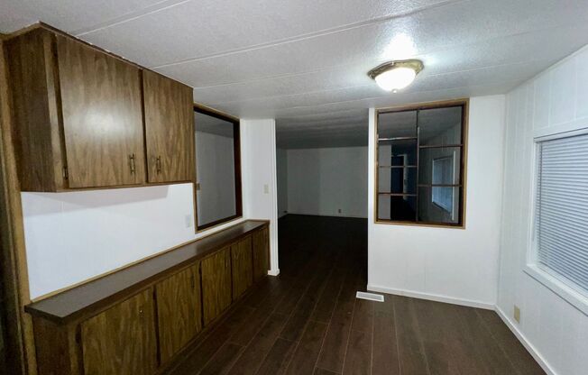 2 beds, 1 bath, $1,250