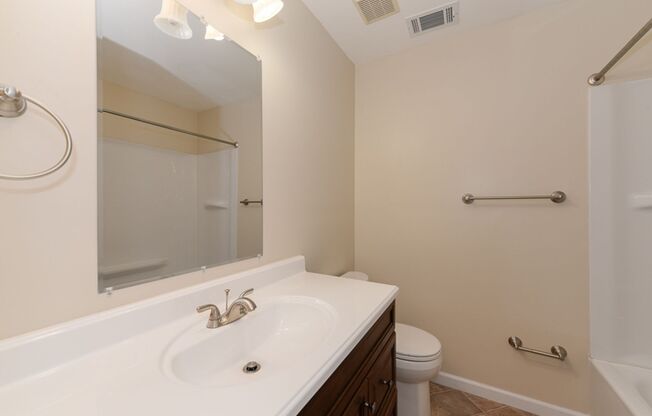3 beds, 2.5 baths, $2,600