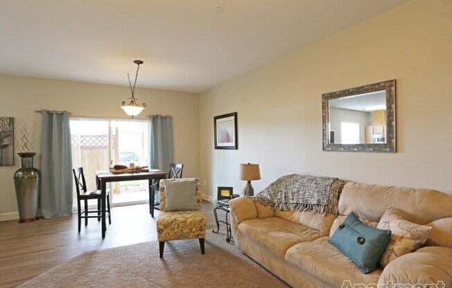 2 beds, 2 baths, 1,008 sqft, $1,695, Unit 208-A