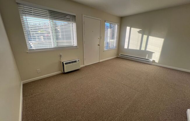 Studio, 1 bath, 380 sqft, $2,025, Unit 777-259