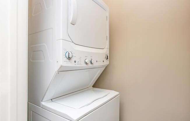 2 beds, 2 baths, 1,170 sqft, $1,570