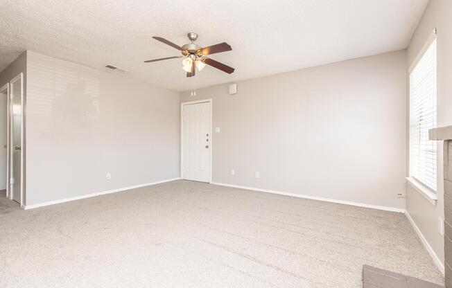 2 beds, 2 baths, 1,044 sqft, $1,600