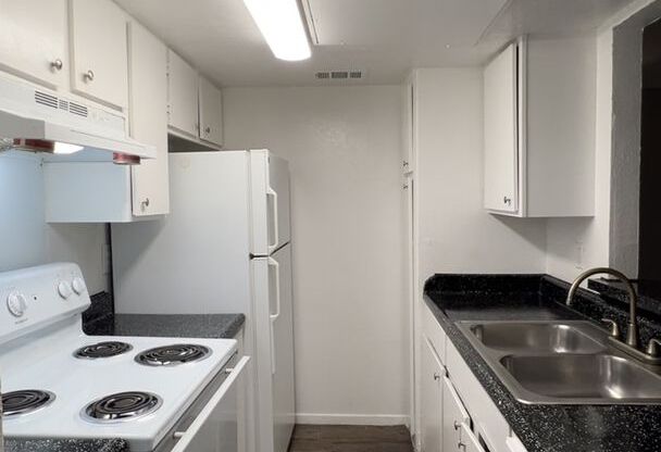 1 bed, 1 bath, 666 sqft, $1,175, Unit 1-230