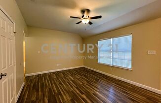 3 beds, 2 baths, $1,525