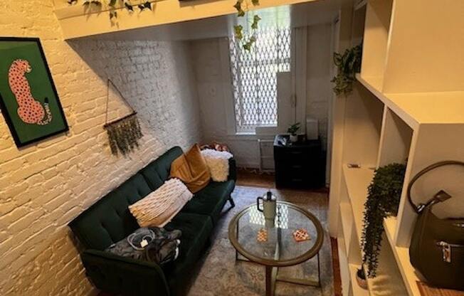 231 THOMPSON ST