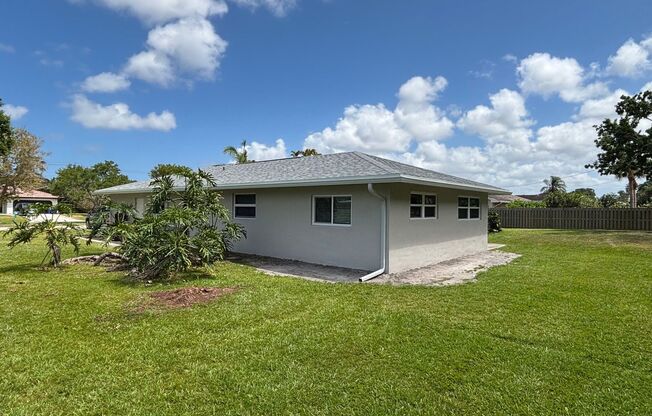 Updated 3 bedroom 2 Bathroom home in Beau Rivage!