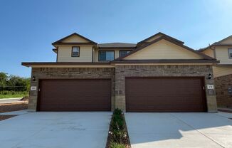 BRAND NEW 3 Bedroom, 2.5 Bathroom, Two-story Duplex with a huge back yard in New Braunfels!