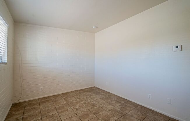 2 beds, 1 bath, 850 sqft, $1,095, Unit 5632 S. Montezuma St.  # 01