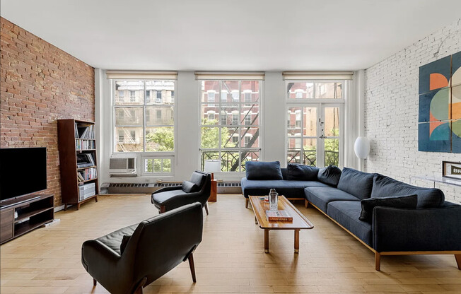 422 W BROADWAY