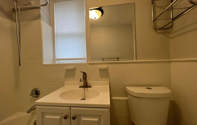 Studio, 1 bath, 300 sqft, $1,495, Unit Unit 400